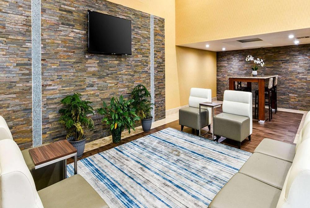 Travelodge by Wyndham Commerce Los Angeles Area